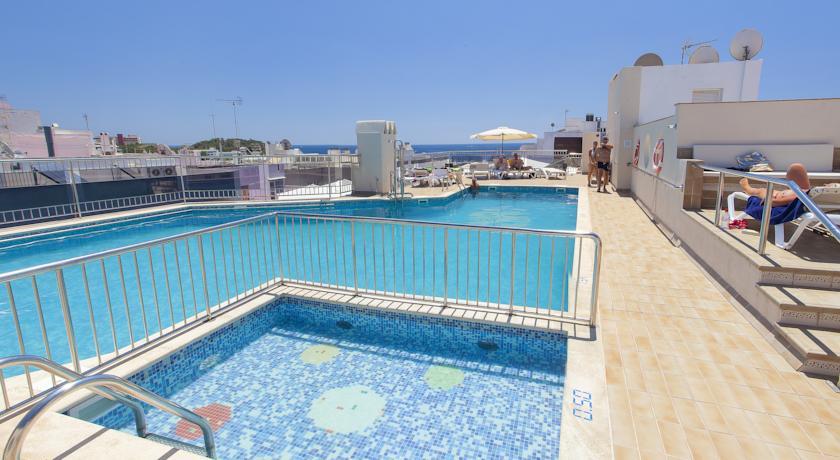 Aparthotel Duquesa Playa Санта-Эулалия-дель-Рио Экстерьер фото
