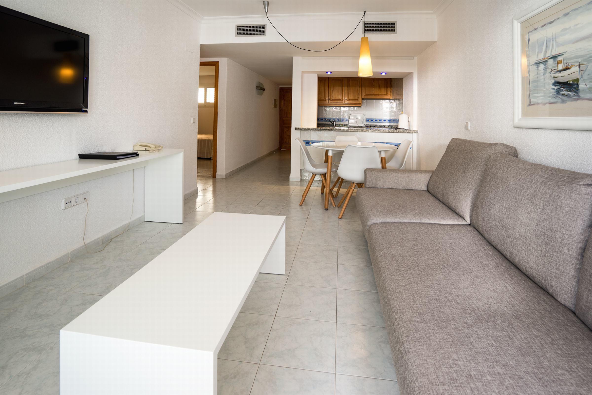 Aparthotel Duquesa Playa Санта-Эулалия-дель-Рио Экстерьер фото