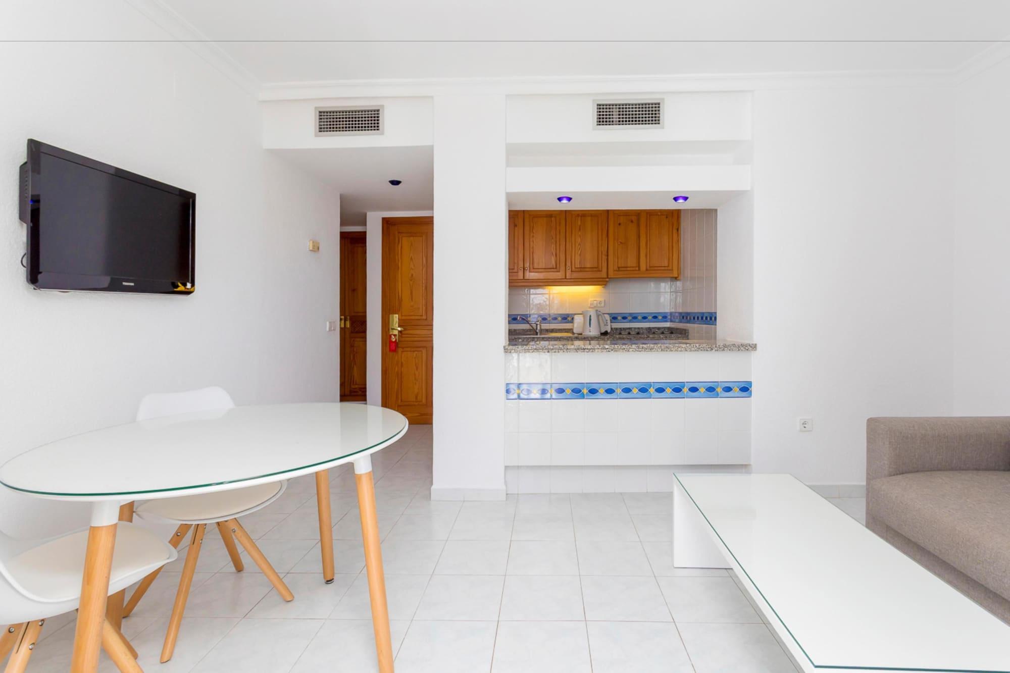 Aparthotel Duquesa Playa Санта-Эулалия-дель-Рио Экстерьер фото