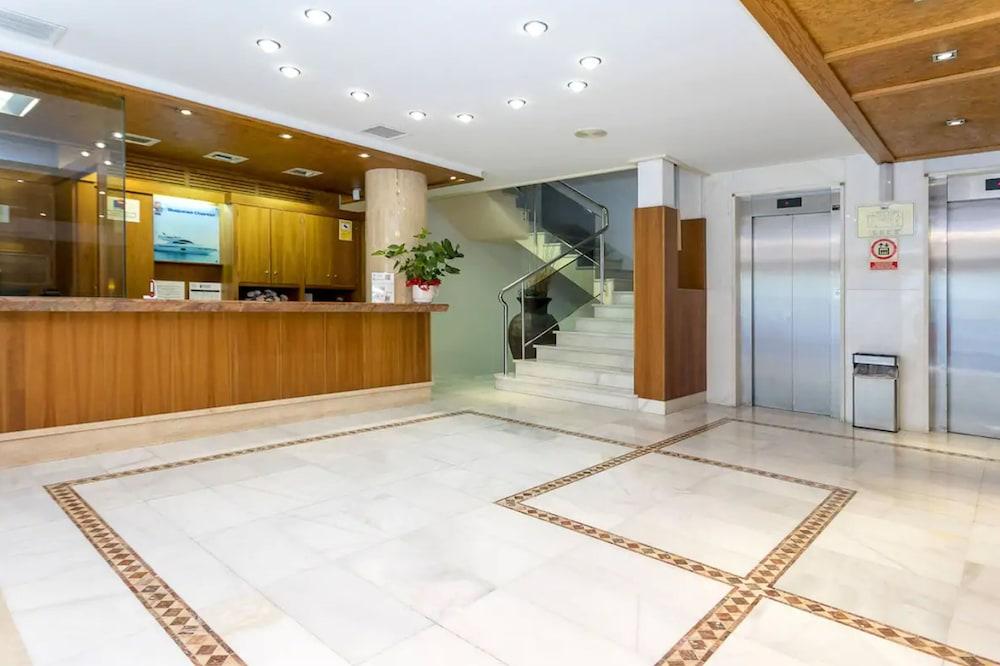 Aparthotel Duquesa Playa Санта-Эулалия-дель-Рио Экстерьер фото
