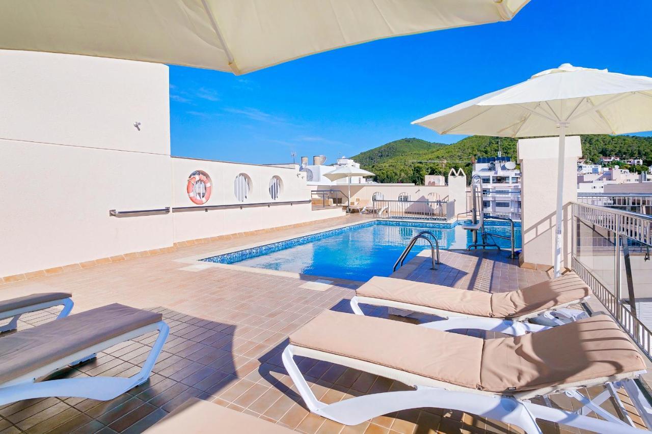 Aparthotel Duquesa Playa Санта-Эулалия-дель-Рио Экстерьер фото