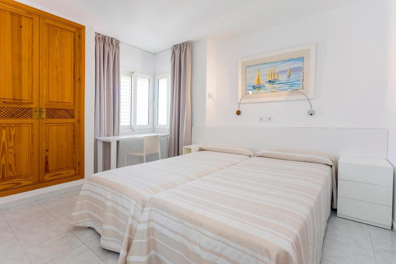Aparthotel Duquesa Playa Санта-Эулалия-дель-Рио Экстерьер фото