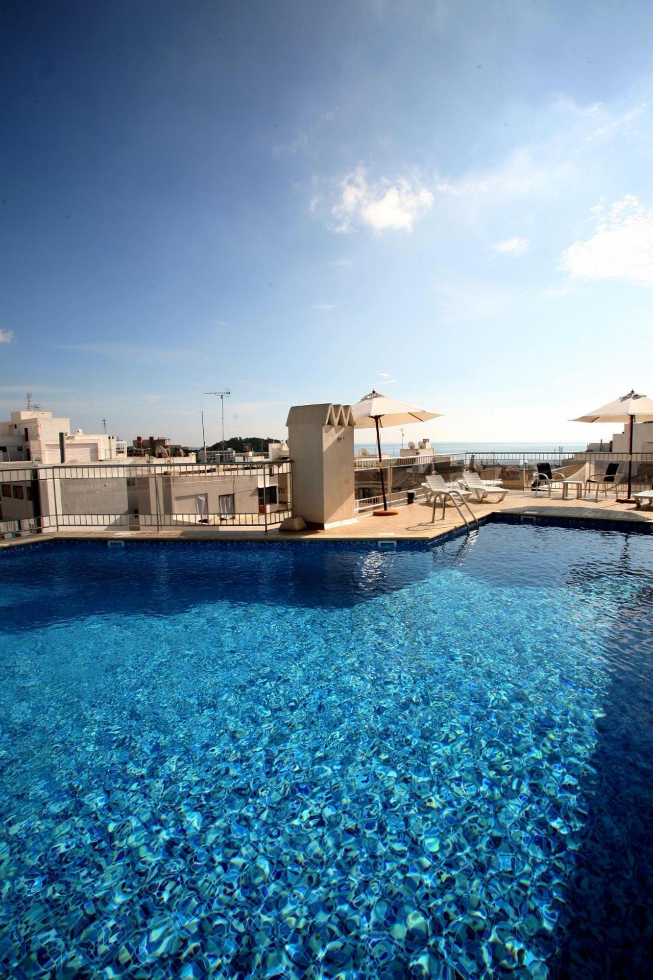 Aparthotel Duquesa Playa Санта-Эулалия-дель-Рио Экстерьер фото