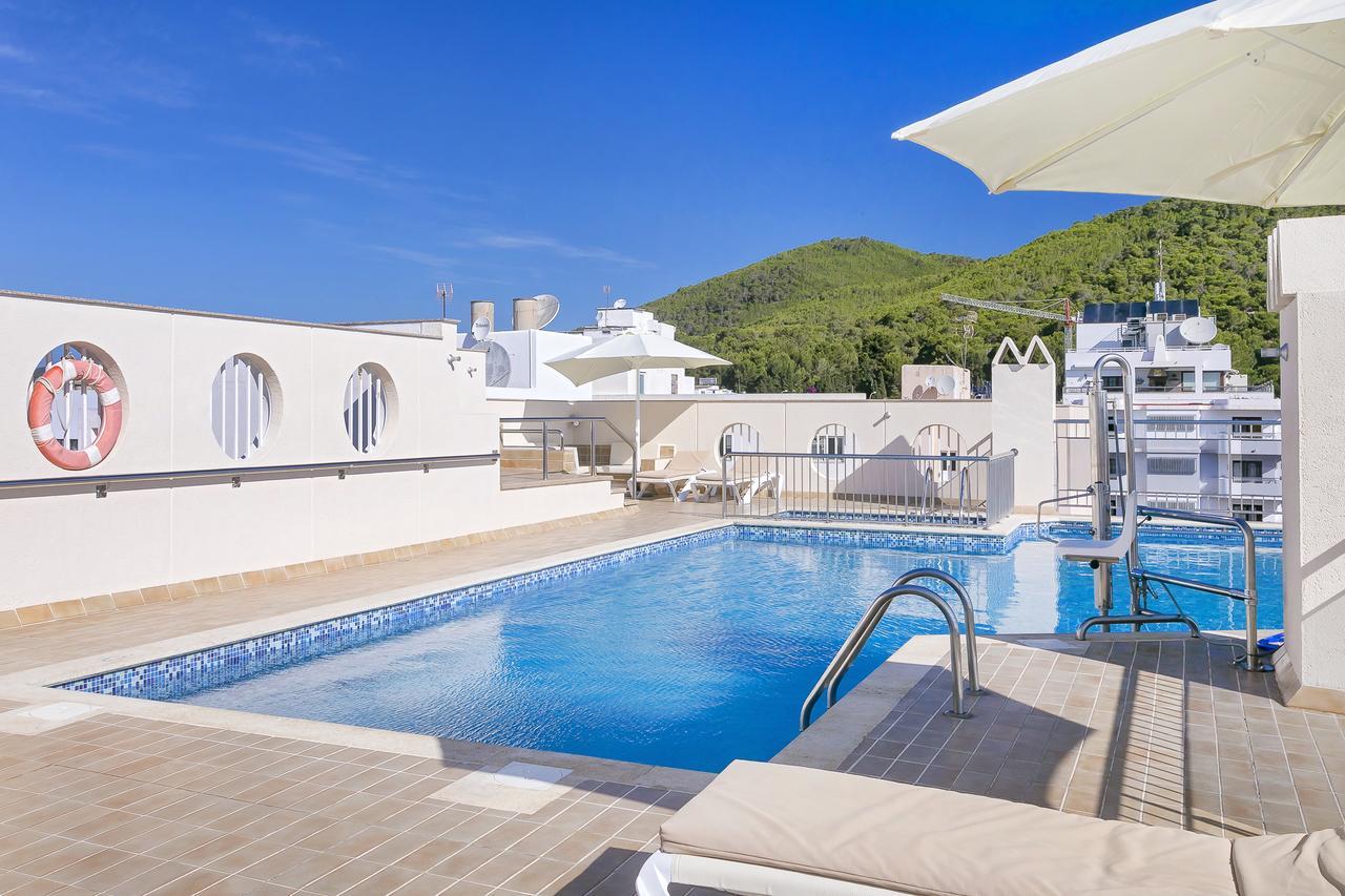 Aparthotel Duquesa Playa Санта-Эулалия-дель-Рио Экстерьер фото