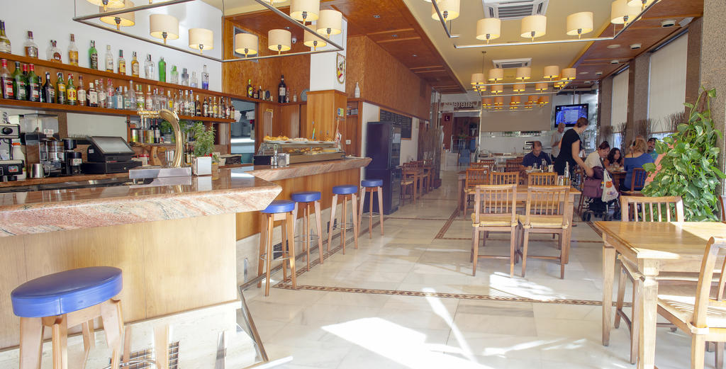 Aparthotel Duquesa Playa Санта-Эулалия-дель-Рио Экстерьер фото